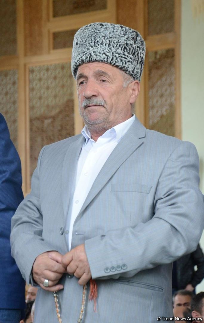 Azərbaycanda məscidlərdə bayram namazı qılınıb (FOTO)