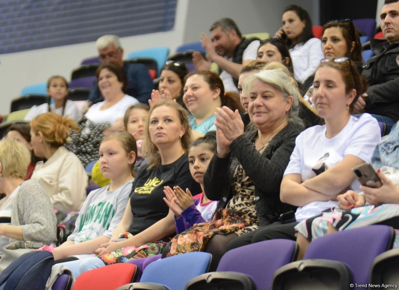 Bədii gimnastika üzrə 27-ci Bakı birinciliyinin birinci günü start götürüb (FOTO)