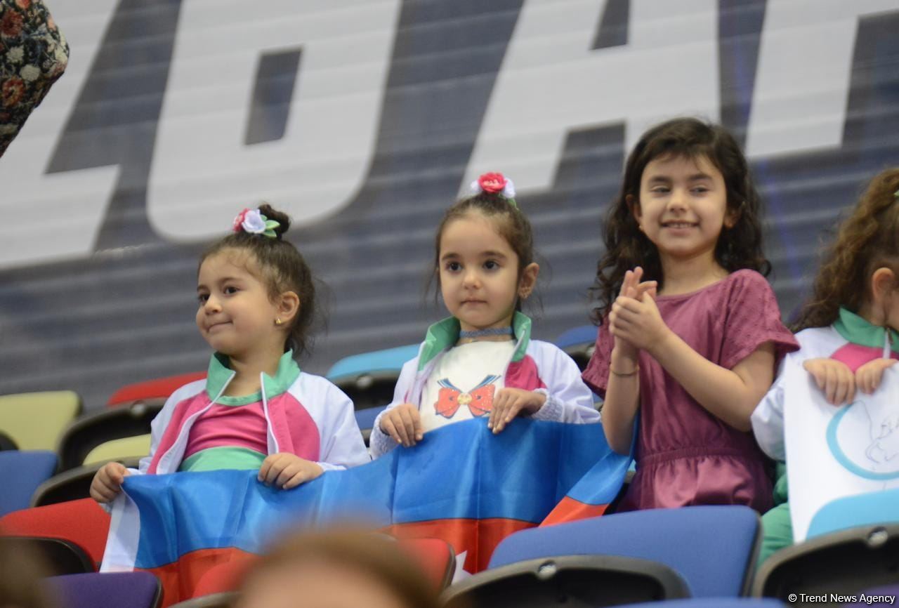 Bədii gimnastika üzrə 27-ci Bakı birinciliyinin birinci günü start götürüb (FOTO)