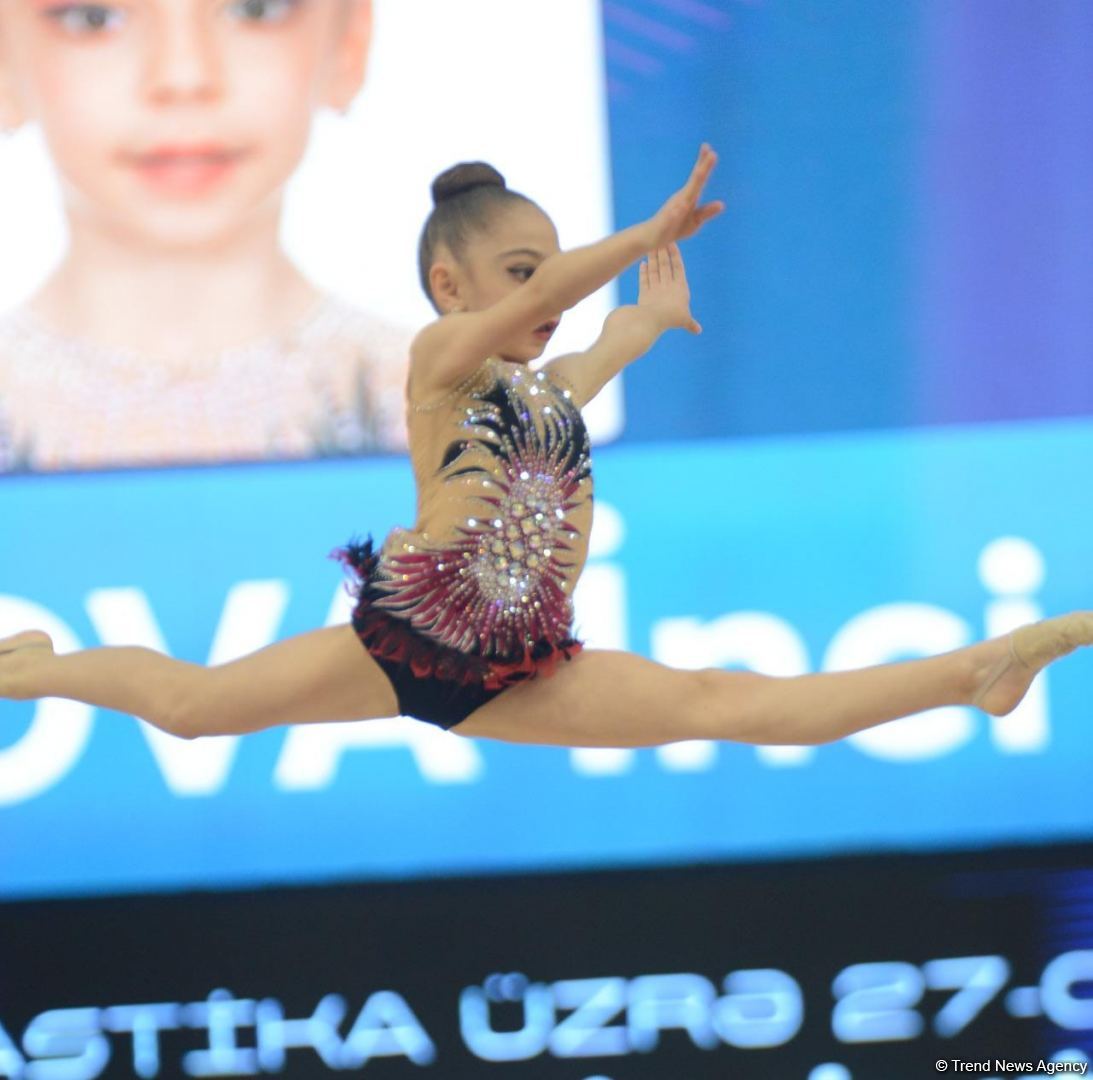 Bədii gimnastika üzrə 27-ci Bakı birinciliyinin birinci günü start götürüb (FOTO)