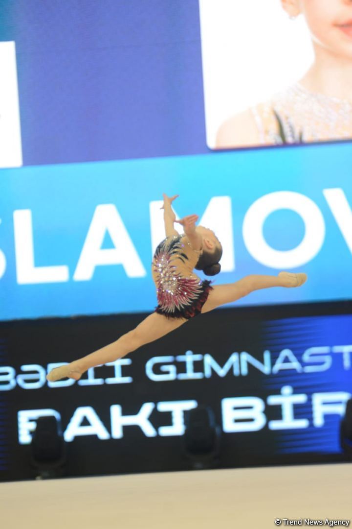 Bədii gimnastika üzrə 27-ci Bakı birinciliyinin birinci günü start götürüb (FOTO)