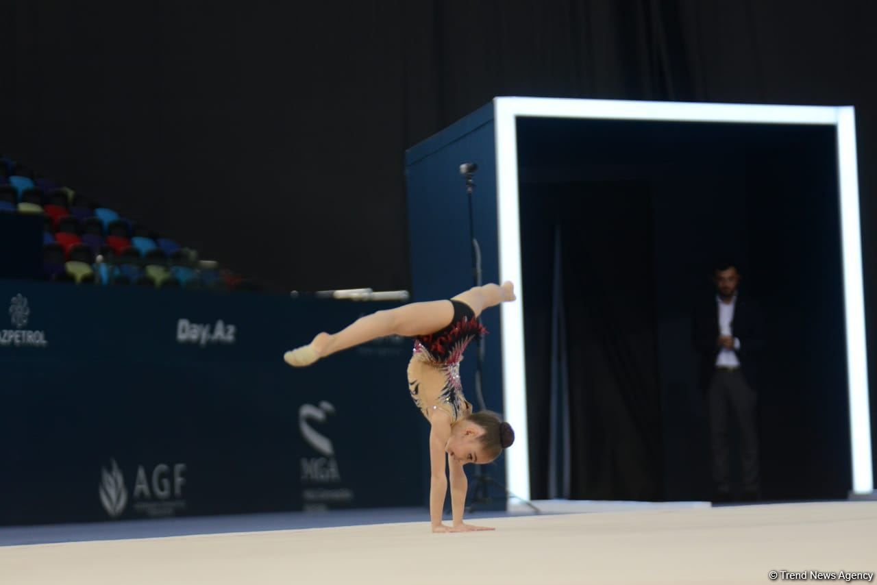 Bədii gimnastika üzrə 27-ci Bakı birinciliyinin birinci günü start götürüb (FOTO)