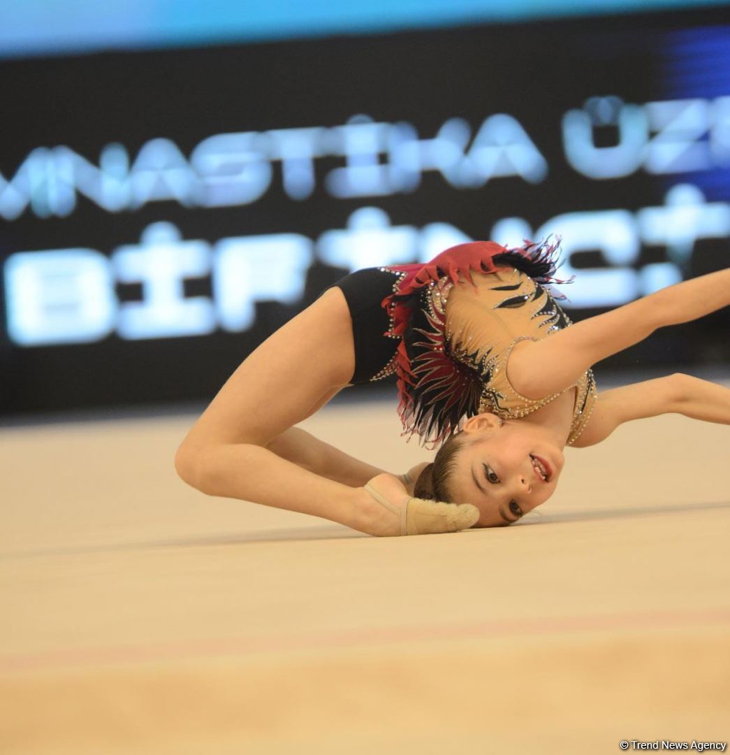 Bədii gimnastika üzrə 27-ci Bakı birinciliyinin birinci günü start götürüb (FOTO)