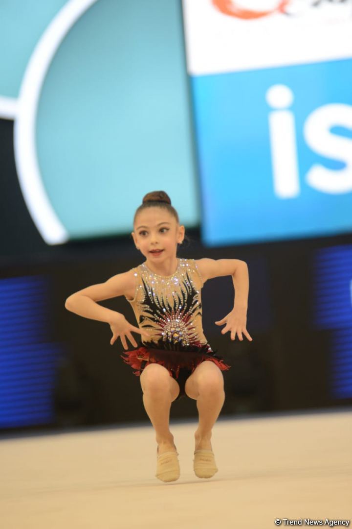 Bədii gimnastika üzrə 27-ci Bakı birinciliyinin birinci günü start götürüb (FOTO)