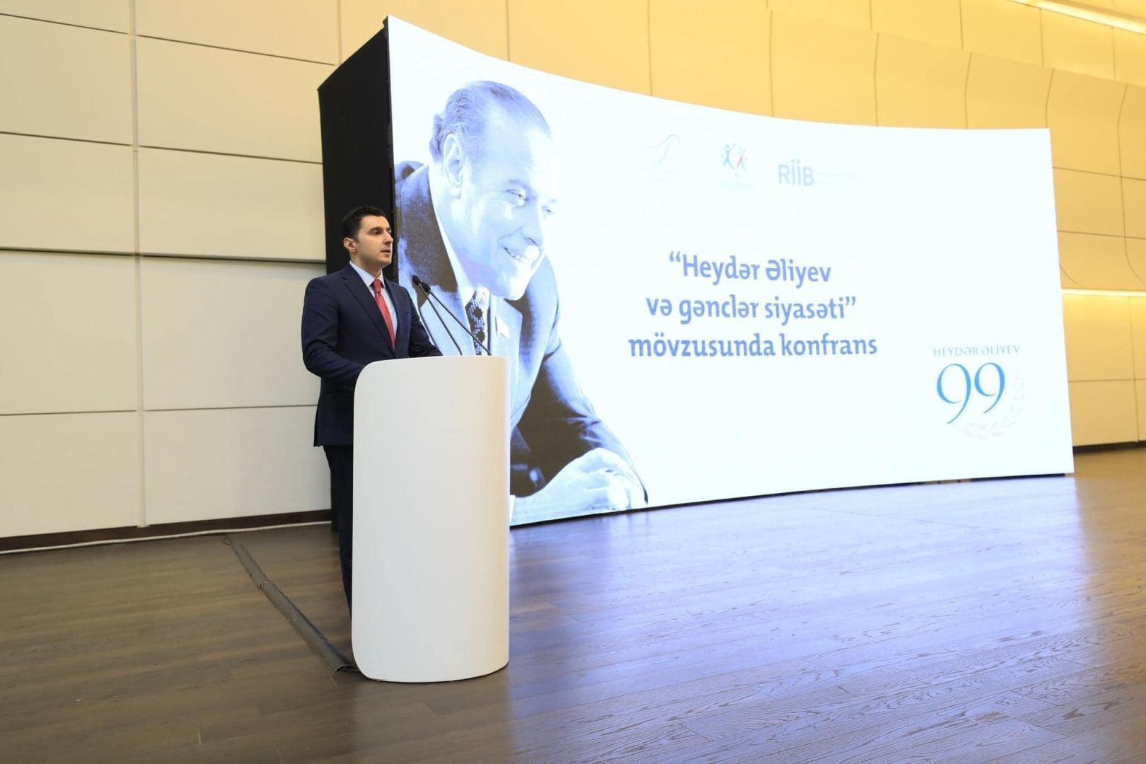 Heydər Əliyevin anadan olmasının 99-cu ildönümünə həsr edilmiş konfrans keçirilib (FOTO)
