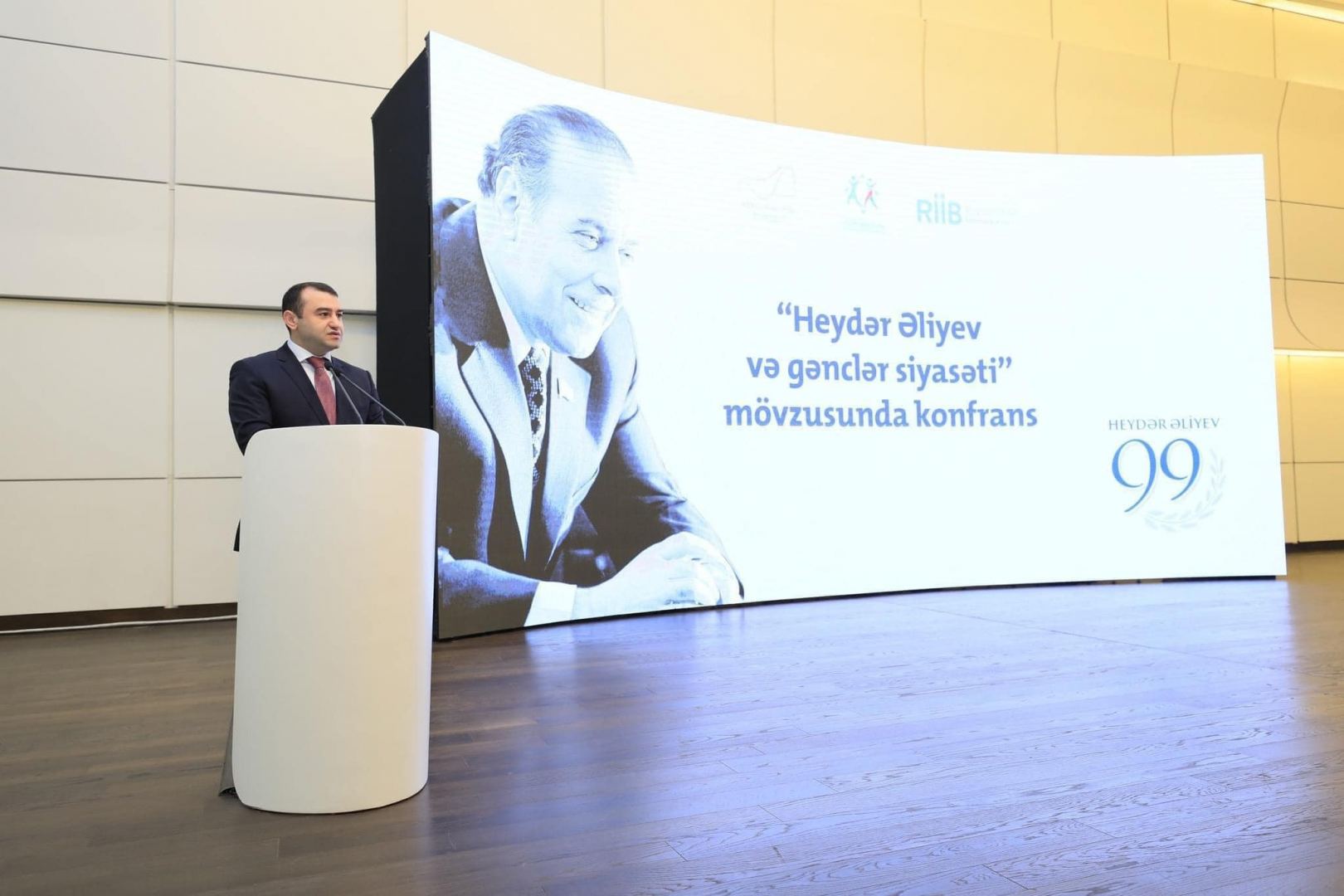Heydər Əliyevin anadan olmasının 99-cu ildönümünə həsr edilmiş konfrans keçirilib (FOTO)