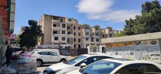 Bakının bu rayonunda yaşayış binası sökülür (FOTO)