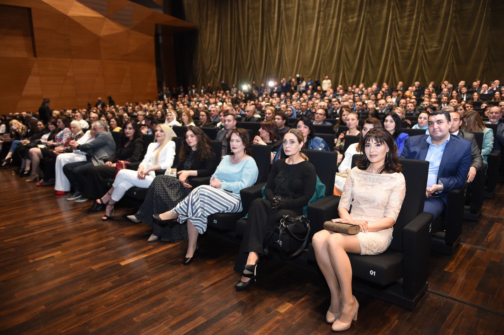 “Köhnə çamadanlar” filminin qala gecəsi keçirilib (FOTO/VİDEO)