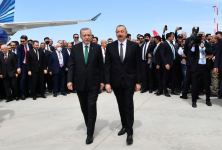 Prezident İlham Əliyev Türkiyəyə işgüzar səfərə gəlib (FOTO)