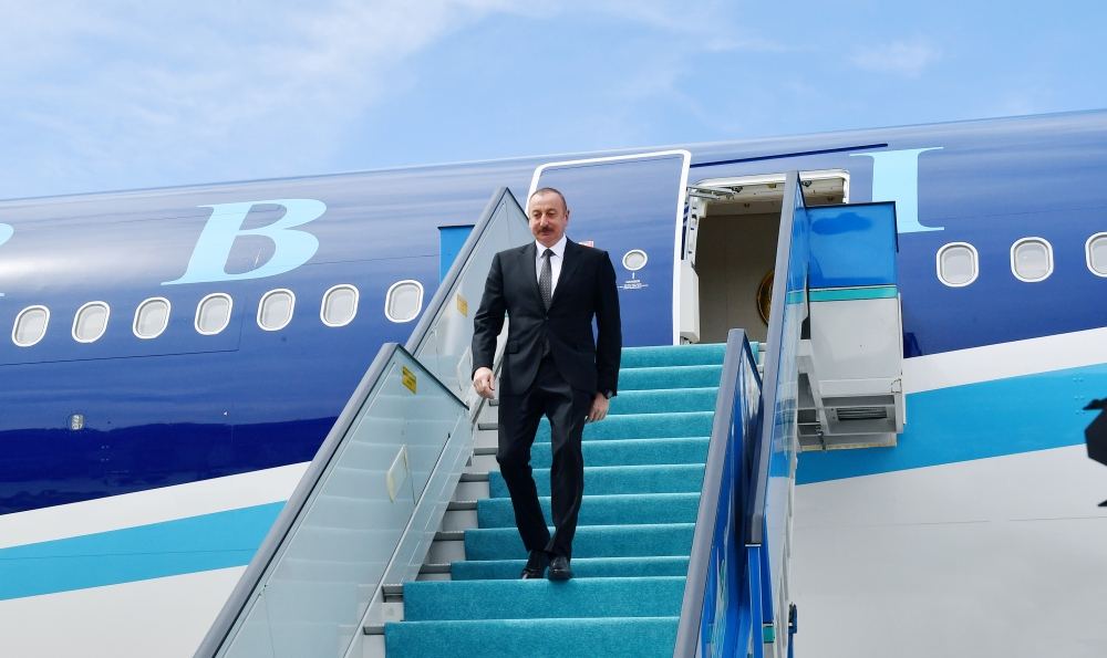 Prezident İlham Əliyev Türkiyəyə işgüzar səfərə gəlib (FOTO)