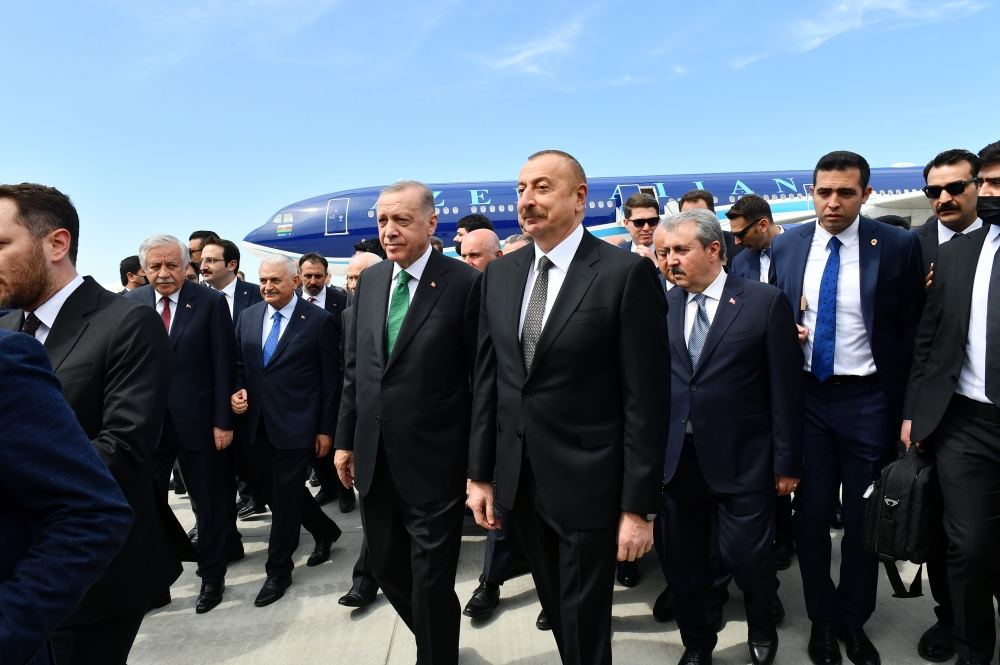 Prezident İlham Əliyev Türkiyəyə işgüzar səfərə gəlib (FOTO)