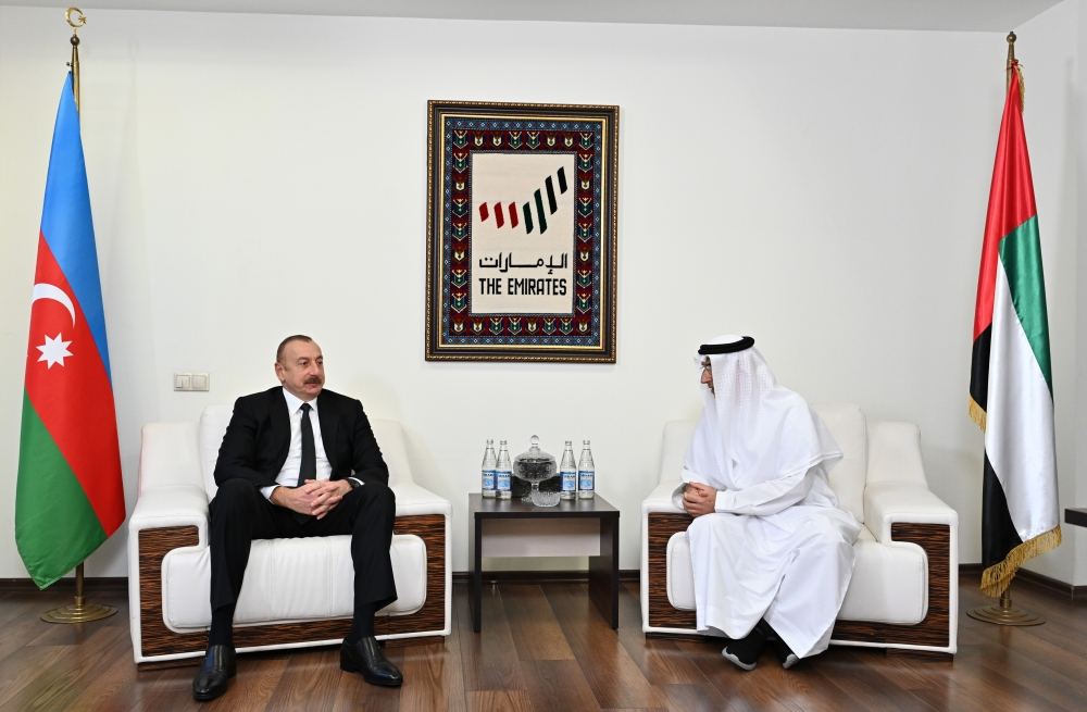 Prezident İlham Əliyev BƏƏ-nin Bakıdakı səfirliyində olub, Prezident Şeyx Xəlifə bin Zayed Al Nəhyanın vəfatı ilə əlaqədar başsağlığı verib (FOTO/VİDEO) (YENİLƏNİB)