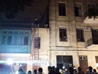 Bakıda yaşayış binasında baş verən yanğın söndürülüb (FOTO/VİDEO) (ƏLAVƏ OLUNUB-2)