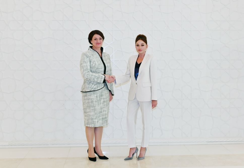 Azərbaycanın və Litvanın birinci xanımlarının görüşü olub (FOTO)