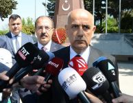 Vahid Kirişci Şəhidlər xiyabanını və Bakı Türk şəhidliyini ziyarət edib (FOTO)