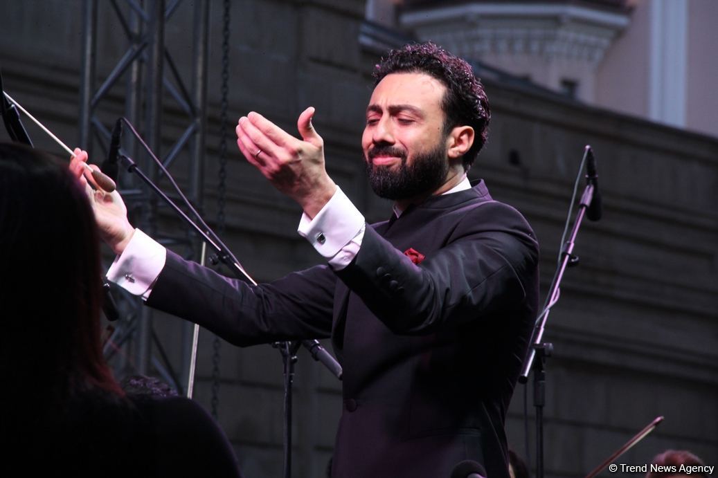 Bakıda dünyanın ən uzun mədəniyyət gecəsi keçirilib (FOTO/VİDEO)