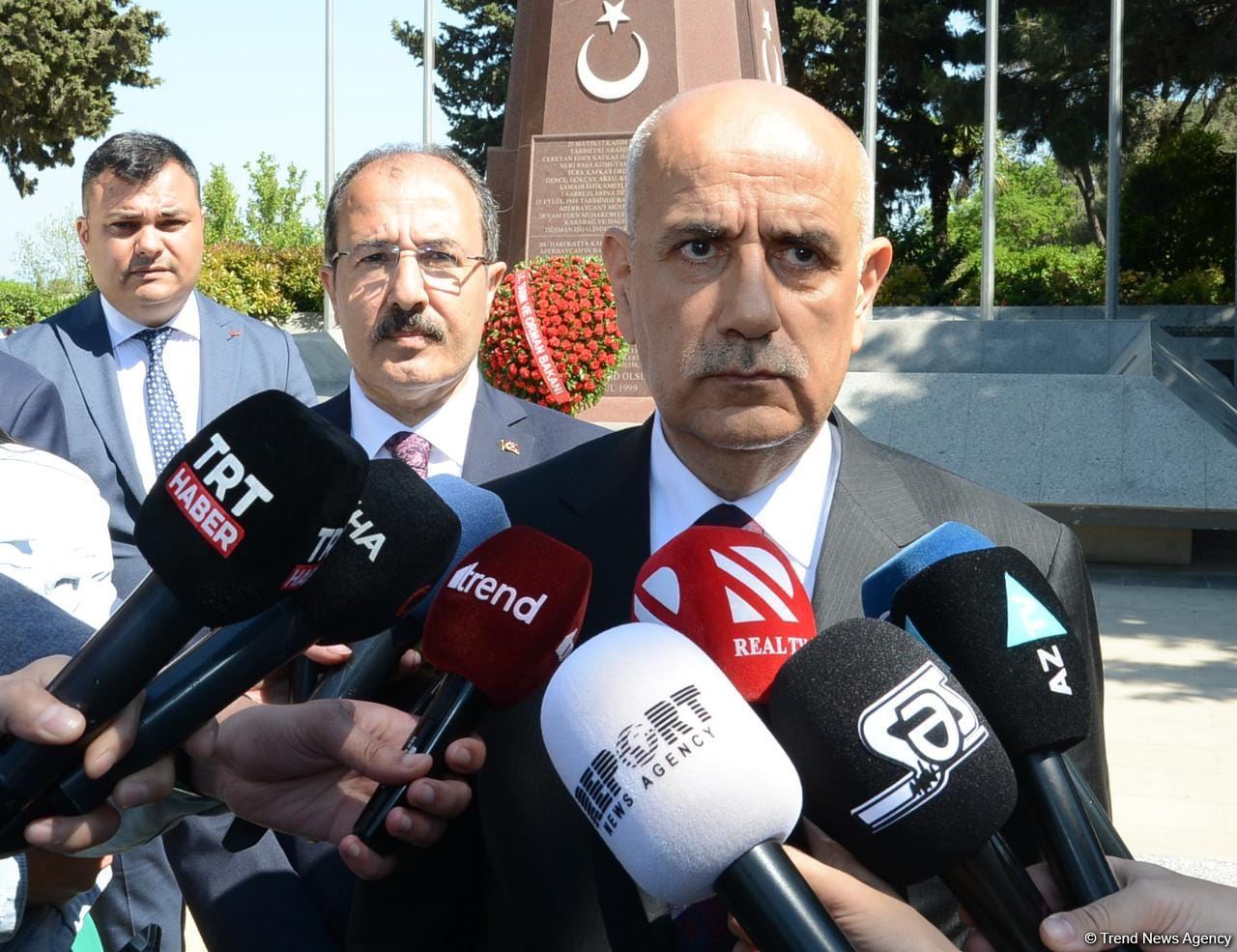 Vahid Kirişci Şəhidlər xiyabanını və Bakı Türk şəhidliyini ziyarət edib (FOTO)