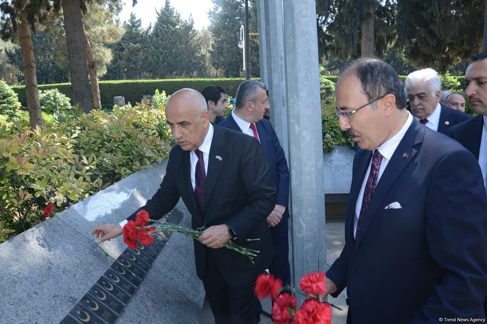 Vahid Kirişci Şəhidlər xiyabanını və Bakı Türk şəhidliyini ziyarət edib (FOTO)