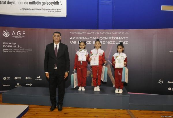 Aerobika gimnastikası üzrə Bakı birinciliyində balacalar yaş qrupu üzrə qaliblər mükafatlandırılıb