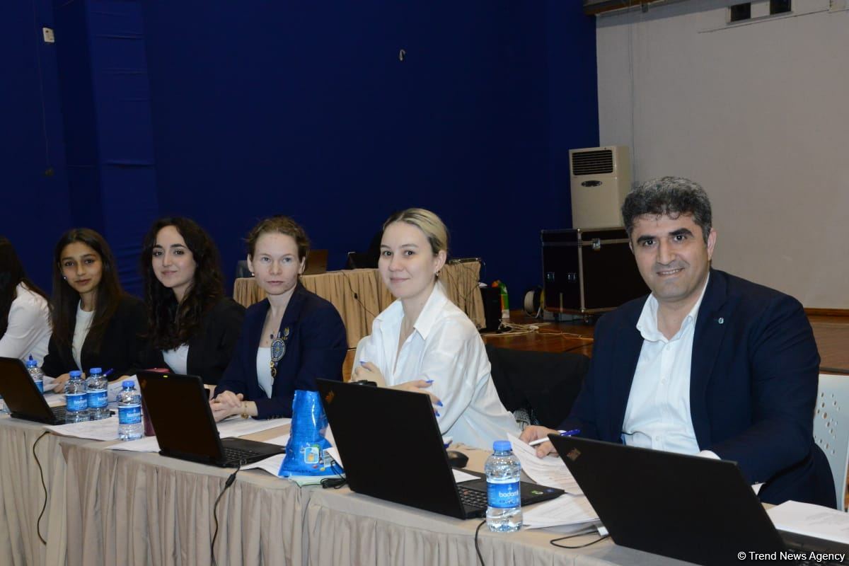 Aerobika gimnastikası üzrə Azərbaycan çempionatı və Bakı birinciliyi start götürüb (FOTO)