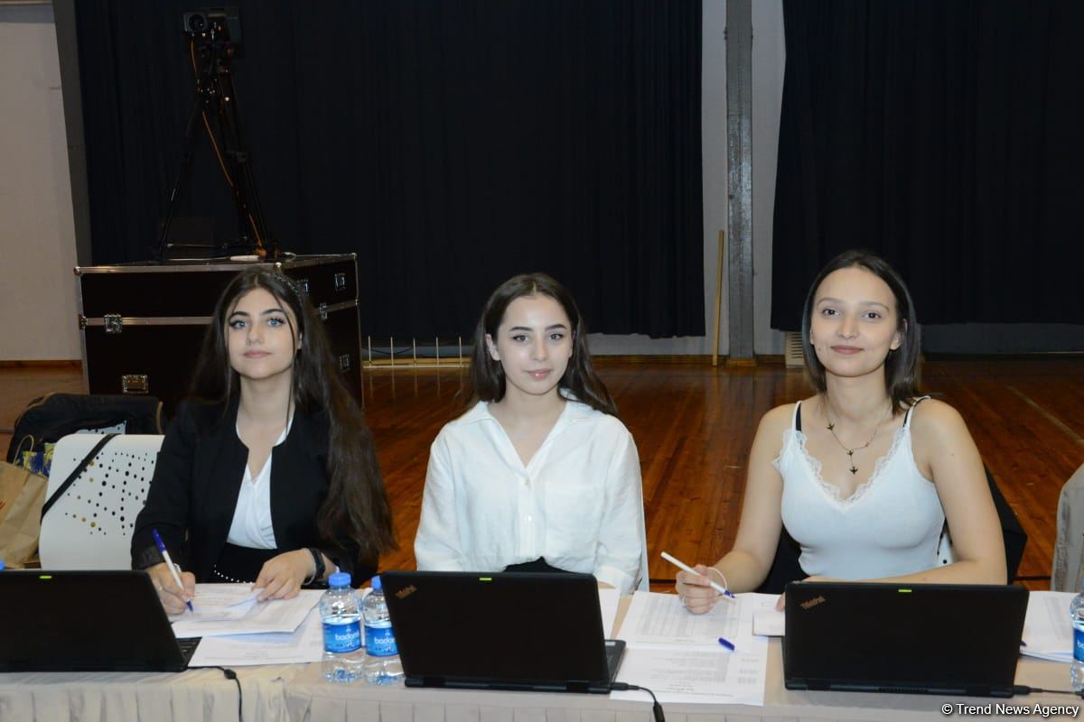 Aerobika gimnastikası üzrə Azərbaycan çempionatı və Bakı birinciliyi start götürüb (FOTO)