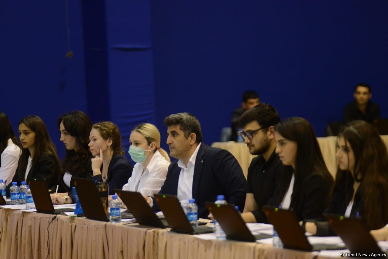 Aerobika gimnastikası üzrə Azərbaycan çempionatı və Bakı birinciliyi start götürüb (FOTO)