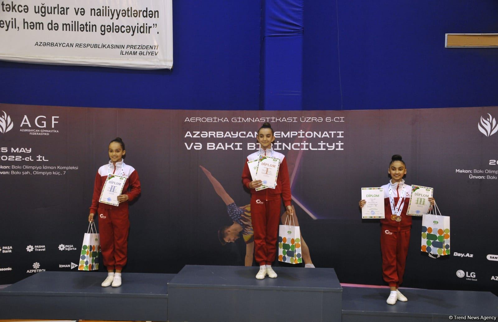 Aerobika gimnastikası üzrə Bakı birinciliyində yeniyetmələr və gənclər yaş qrupu üzrə qaliblər mükafatlandırılıb (FOTO)