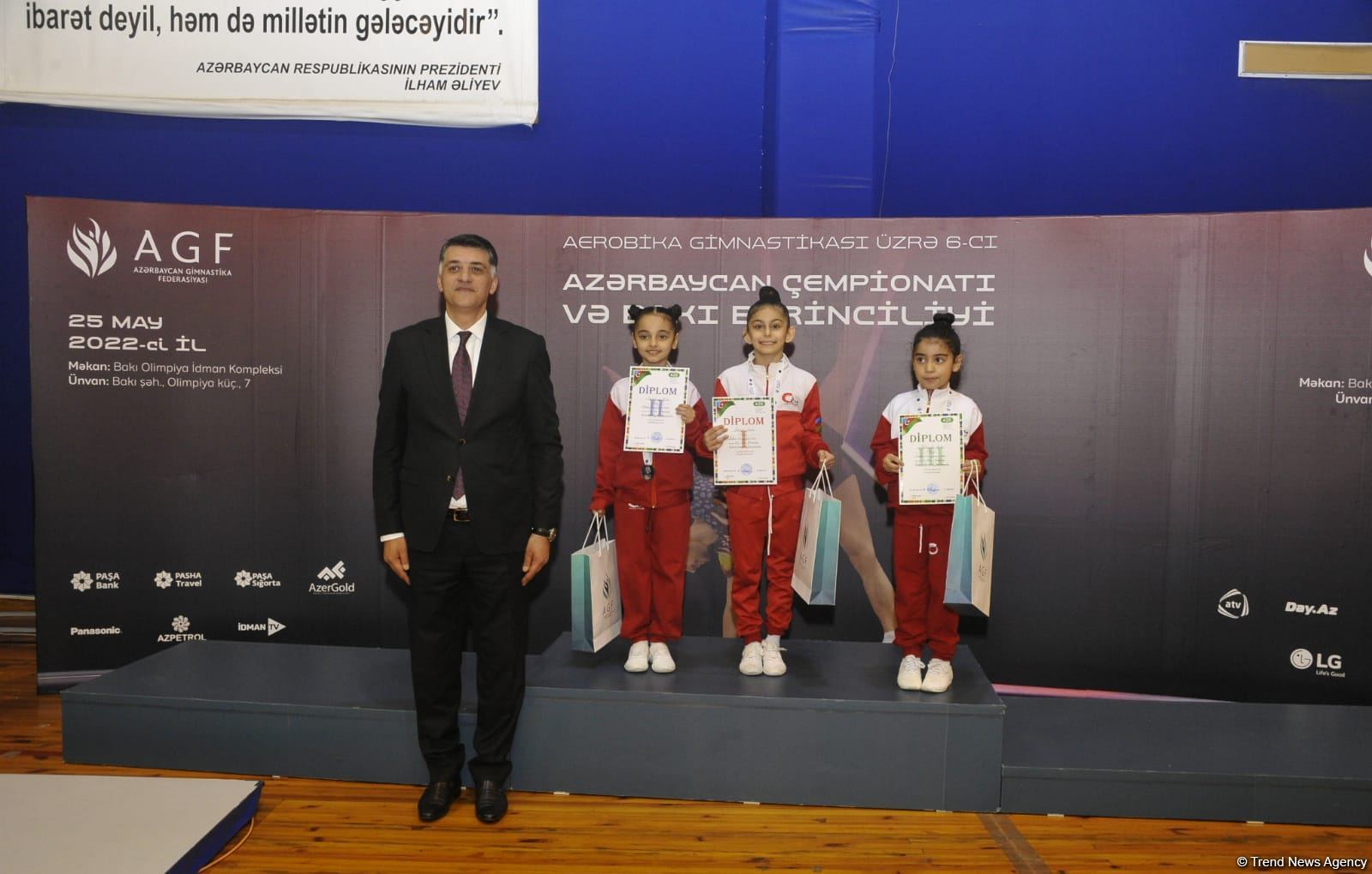 Aerobika gimnastikası üzrə Bakı birinciliyində balacalar yaş qrupu üzrə qaliblər mükafatlandırılıb
