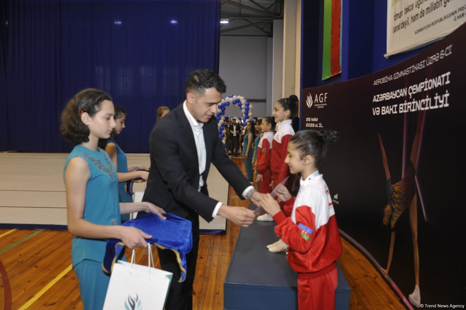 Aerobika gimnastikası üzrə Bakı birinciliyində uşaqlar yaş qrupu üzrə qaliblər mükafatlandırılıb (FOTO)