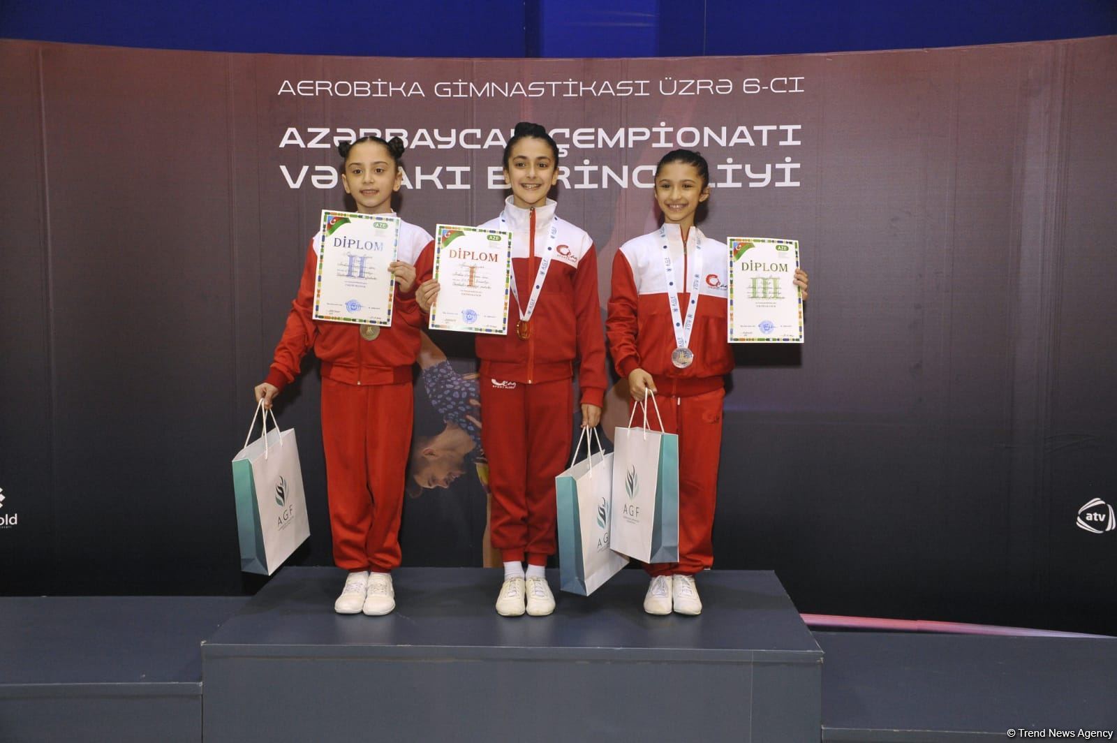Aerobika gimnastikası üzrə Bakı birinciliyində uşaqlar yaş qrupu üzrə qaliblər mükafatlandırılıb (FOTO)