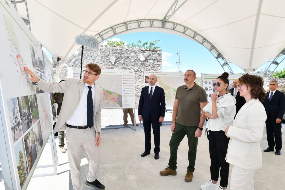 Prezident İlham Əliyevə və Birinci xanım Mehriban Əliyevaya Zəngilan şəhərinin Baş planı təqdim olunub (FOTO/VİDEO) (YENİLƏNİB)