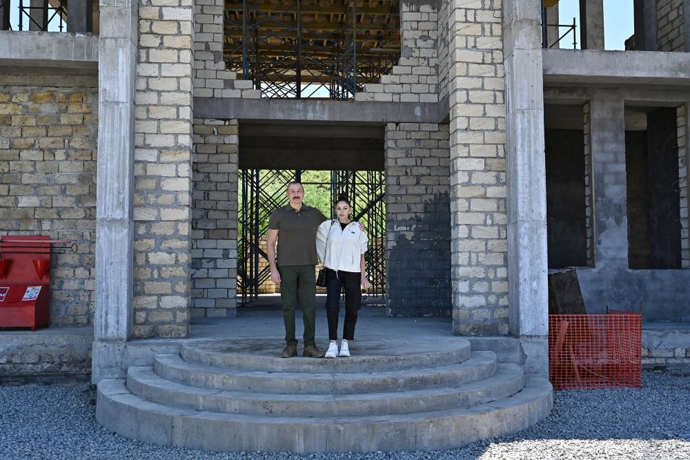 Prezidenti İlham Əliyev və Birinci xanım Mehriban Əliyeva Zəngilan məscidinin tikinti işləri ilə tanış olublar (FOTO/VİDEO) (YENİLƏNİB)