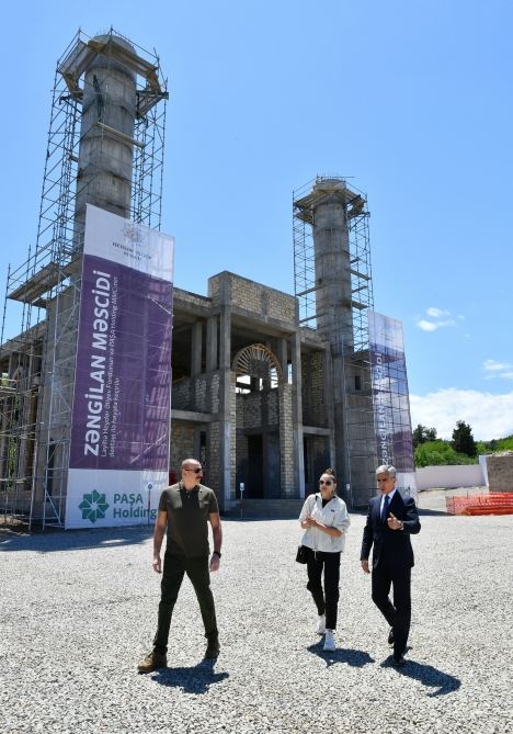 Prezidenti İlham Əliyev və Birinci xanım Mehriban Əliyeva Zəngilan məscidinin tikinti işləri ilə tanış olublar (FOTO/VİDEO) (YENİLƏNİB)