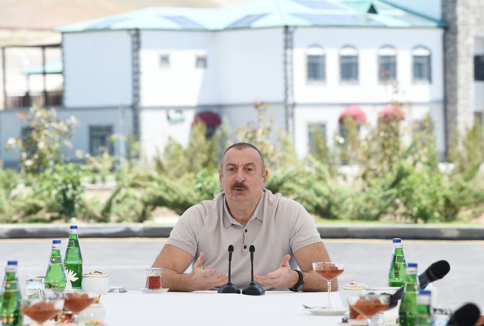 Prezident İlham Əliyev: Əgər biz sərhədləri müəyyən ediriksə, hansı dırnaqarası “Dağlıq Qarabağ” statusundan söhbət gedə bilər?!
