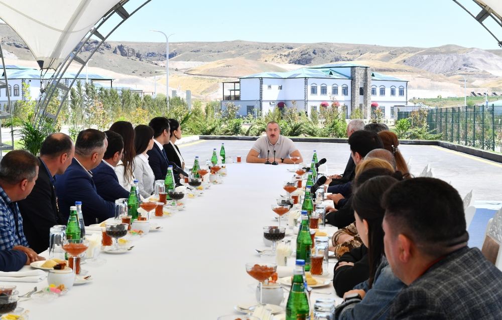 Prezident İlham Əliyev və Birinci xanım Mehriban Əliyeva Zəngilanda “Ağıllı kənd” layihəsinin birinci mərhələsi üzrə açılış mərasimində iştirak ediblər (YENİLƏNİB-2) (FOTO/VİDEO)