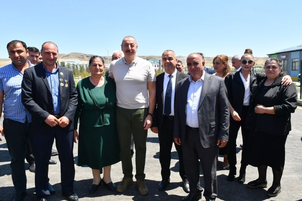 Prezident İlham Əliyev və Birinci xanım Mehriban Əliyeva Zəngilanda “Ağıllı kənd” layihəsinin birinci mərhələsi üzrə açılış mərasimində iştirak ediblər (YENİLƏNİB-2) (FOTO/VİDEO)