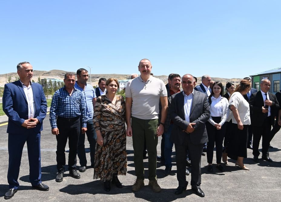 Prezident İlham Əliyev və Birinci xanım Mehriban Əliyeva Zəngilanda “Ağıllı kənd” layihəsinin birinci mərhələsi üzrə açılış mərasimində iştirak ediblər (YENİLƏNİB-2) (FOTO/VİDEO)