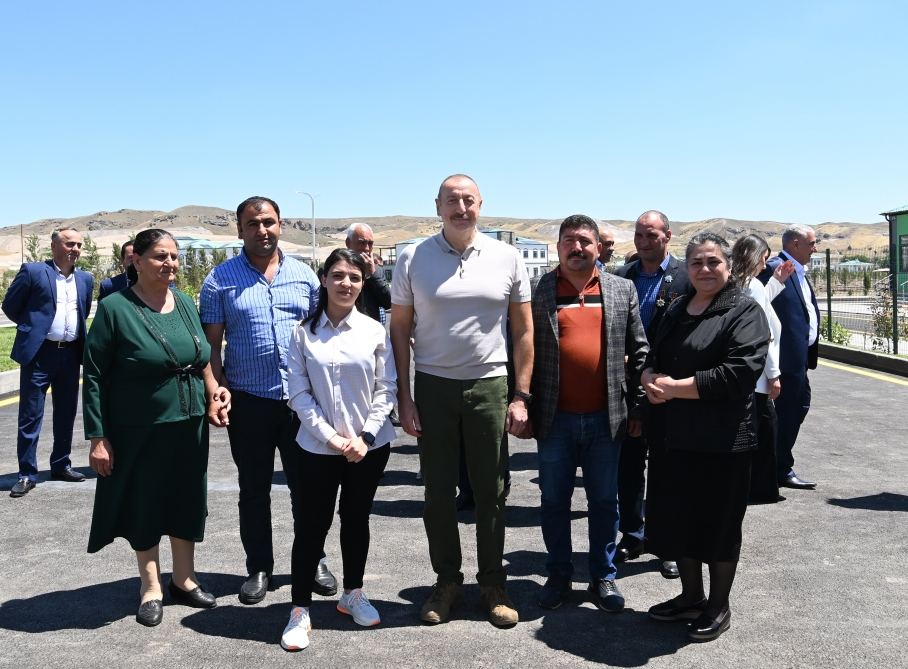 Prezident İlham Əliyev və Birinci xanım Mehriban Əliyeva Zəngilanda “Ağıllı kənd” layihəsinin birinci mərhələsi üzrə açılış mərasimində iştirak ediblər (YENİLƏNİB-2) (FOTO/VİDEO)