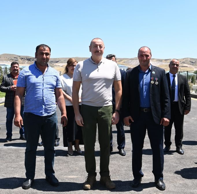 Prezident İlham Əliyev və Birinci xanım Mehriban Əliyeva Zəngilanda “Ağıllı kənd” layihəsinin birinci mərhələsi üzrə açılış mərasimində iştirak ediblər (YENİLƏNİB-2) (FOTO/VİDEO)
