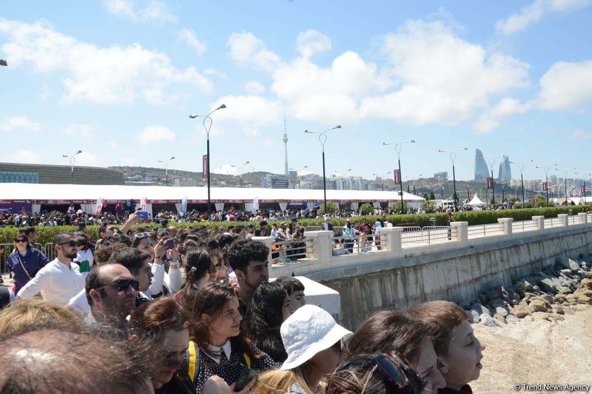 Hərbi Dəniz Qüvvələrinin xüsusi bölmələri TEKNOFEST-də müxtəlif manevrlər yerinə yetirib (FOTO/VİDEO)