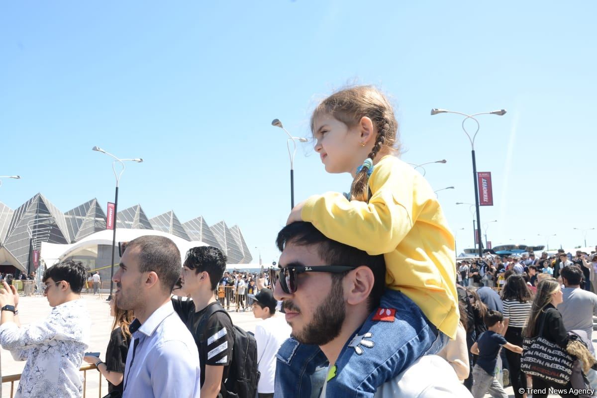 Hərbi Dəniz Qüvvələrinin xüsusi bölmələri TEKNOFEST-də müxtəlif manevrlər yerinə yetirib (FOTO/VİDEO)