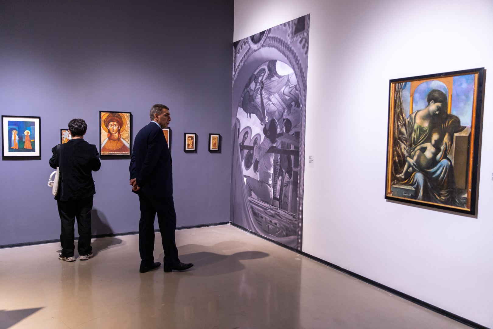 YARAT Müasir İncəsənət Məkanında Ucal Haqverdiyevin "Mövcudluqda ünsiyyət" adlı fərdi retrospektiv sərgisi açılıb (FOTO)