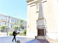 Prezident İlham Əliyev Azərbaycan Xalq Cümhuriyyətinin şərəfinə ucaldılmış abidəni ziyarət edib (FOTO/VİDEO) (YENİLƏNİB)