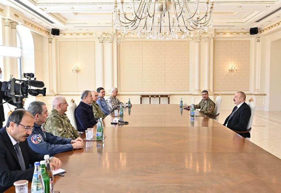 Prezident İlham Əliyev Türkiyənin milli müdafiə nazirinin başçılıq etdiyi nümayəndə heyətini qəbul edib (FOTO/VİDEO) (YENİLƏNİB)