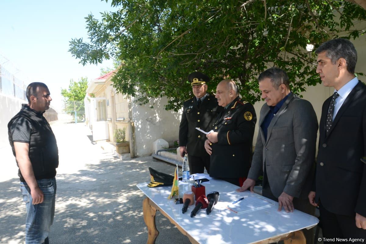 12 saylı cəzaçəkmə müəssisəsində bir məhkum azadlığa buraxılıb (FOTO)