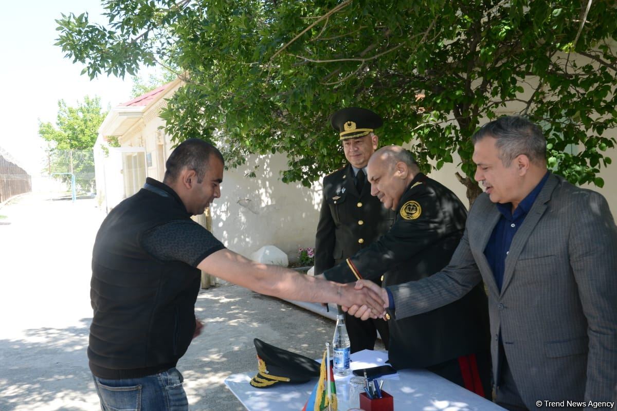 12 saylı cəzaçəkmə müəssisəsində bir məhkum azadlığa buraxılıb (FOTO)
