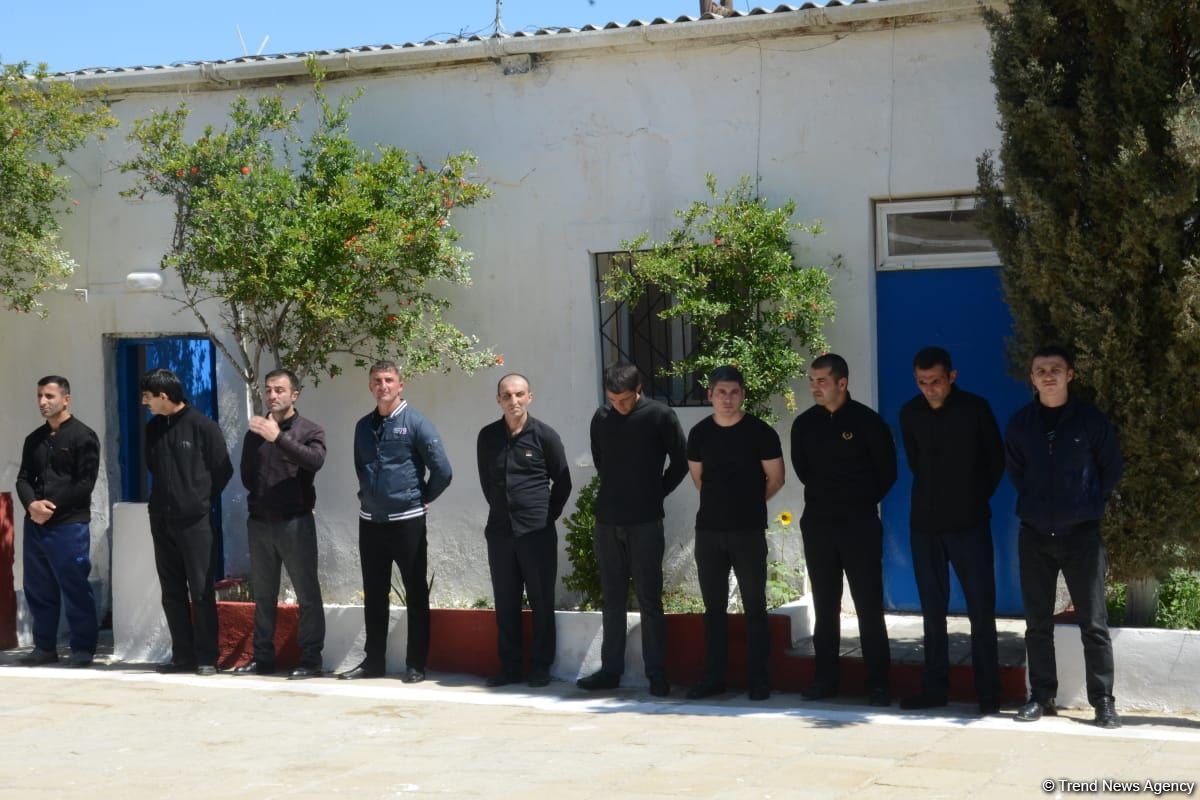 13 saylı cəzaçəkmə müəssisəsində 16 məhkuma əfv sərəncamı şamil edilib (FOTO)