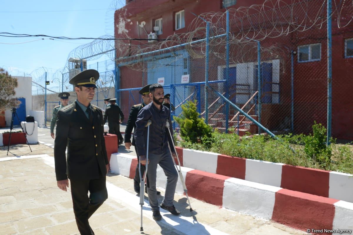 13 saylı cəzaçəkmə müəssisəsində 16 məhkuma əfv sərəncamı şamil edilib (FOTO)