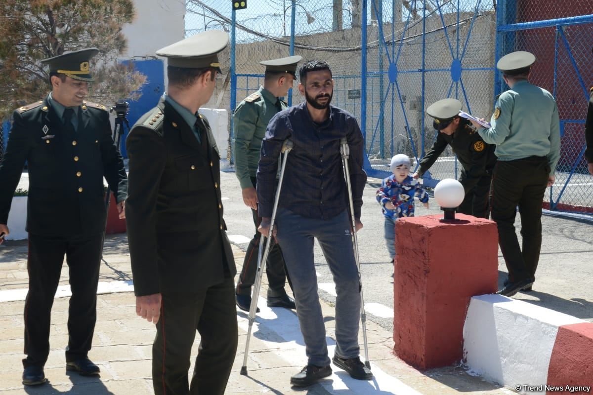 13 saylı cəzaçəkmə müəssisəsində 16 məhkuma əfv sərəncamı şamil edilib (FOTO)