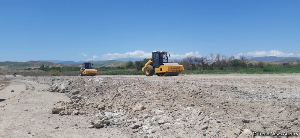 Əhmədbəyli-Ağbənd yolunda tezliklə asfaltlanma işlərinə başlanılacaq (FOTO)
